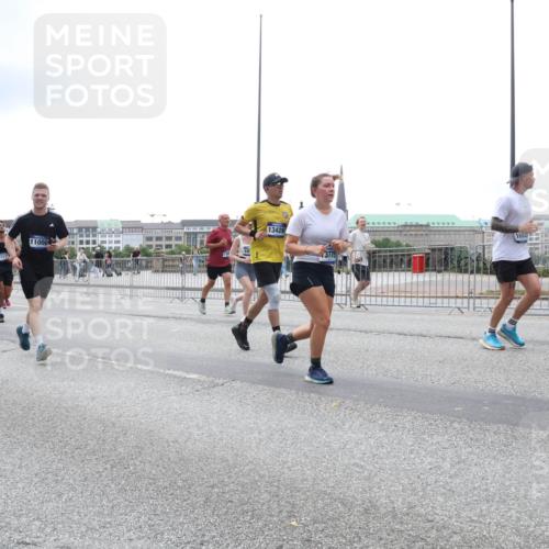 29.06.2025 - hella hamburg halbmarathon Lena Gebhardt http://msf.ph/oto/8373049 29.06.2025 10:49:02 Lombardsbrücke 14623, 11000, 10, 13426, 3775, 8000, 1142, 1167, 1525, 1584, 2160, 2395, 2437, 2438, 2541, 2713, 2716, 2792, 2927, 3070, 3086, 3215, 3232, 3253, 4403, 4525, 4527, 4809, 5010, 5118, 5463, 5479, 5480, 5551, 6015, 6437, 6566, 6979, 6989, 7062, 7203, 7931, 7936, 7947, 7948, 8549, 8719, 8760, 9245, 9341, 9359, 9552, 9787, 10033, 10038, 10081, 10130, 10204, 10366, 10479, 10524, 10654, 10656, 10782, 10785, 11000, 11031, 11192, 11364, 11365, 13814, 13845, 16498, 16499, 16701 meine-sportfotos.de