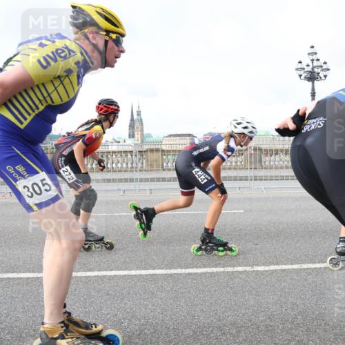 29.06.2025 - hella hamburg halbmarathon Lena Gebhardt http://msf.ph/oto/8373082 29.06.2025 08:50:46 Lombardsbrücke 272, 305, 358 meine-sportfotos.de