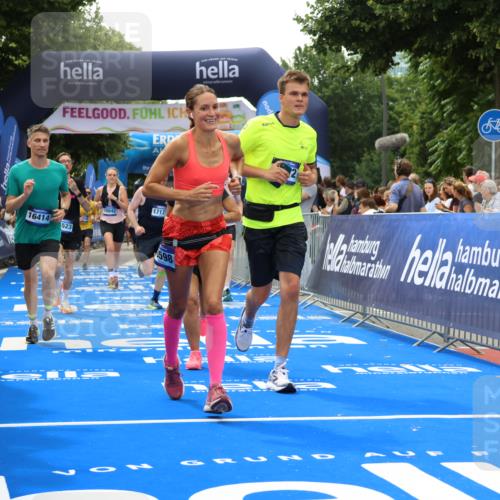 29.06.2025 - hella hamburg halbmarathon Strokosch-Dieckow http://msf.ph/oto/8373093 29.06.2025 10:49:07 Ziel 2013, 4832, 4847, 4890, 6389, 7297, 8112, 8302, 8821, 10184, 13614, 15523, 16369, 16414, 16627, 16731, 17173, 17632, 18598, 18842 meine-sportfotos.de