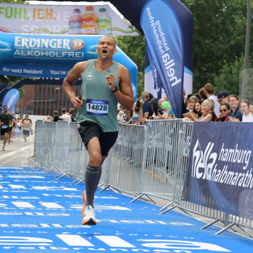 29.06.2025 - hella hamburg halbmarathon Strokosch-Dieckow http://msf.ph/oto/8373094 29.06.2025 10:27:03 Ziel 9079, 12641, 12992, 13780, 13956, 14828, 15671, 19050 meine-sportfotos.de