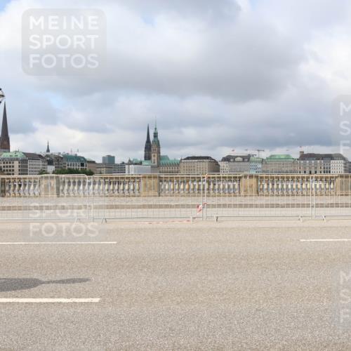 29.06.2025 - hella hamburg halbmarathon Lena Gebhardt http://msf.ph/oto/8373128 29.06.2025 09:12:24 Lombardsbrücke  meine-sportfotos.de