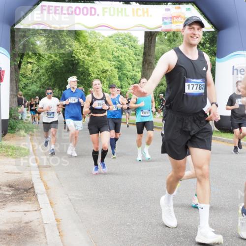 29.06.2025 - hella hamburg halbmarathon MichiJ http://msf.ph/oto/8373161 29.06.2025 10:44:57 Zwischen KM18-KM19 2282, 2806, 2840, 2907, 3251, 4088, 5341, 6104, 7856, 10020, 13287, 13664, 13880, 14914, 15145, 16113, 16517, 16910, 17531, 17782, 18762 meine-sportfotos.de