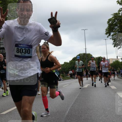 29.06.2025 - hella hamburg halbmarathon Yannick Fuchs http://msf.ph/oto/8373184 29.06.2025 10:53:49 20KM 1019, 1544, 2780, 3169, 3780, 4238, 4379, 4796, 4986, 6327, 6470, 7259, 7824, 8030, 8326, 8481, 8807, 9741, 9985, 10281, 10301, 10488, 11018, 11114, 11158, 11159, 11250, 11757, 12406, 12422, 12446, 12779, 13036, 13706, 13993, 14471, 14823, 15083, 15525, 15673, 15785, 15914, 16227, 16530, 16754, 16915, 17304, 17860, 18130, 18377, 18624, 18855, 19178 meine-sportfotos.de