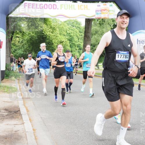 29.06.2025 - hella hamburg halbmarathon MichiJ http://msf.ph/oto/8373195 29.06.2025 10:44:57 Zwischen KM18-KM19 2282, 2806, 2840, 2907, 3251, 4088, 5341, 6104, 7856, 10020, 13287, 13664, 13880, 14914, 15145, 16113, 16517, 16910, 17531, 17782, 18762 meine-sportfotos.de