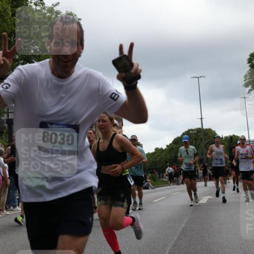 29.06.2025 - hella hamburg halbmarathon Yannick Fuchs http://msf.ph/oto/8373200 29.06.2025 10:53:49 20KM 1019, 1544, 2780, 3169, 3780, 4238, 4379, 4796, 4986, 6327, 6470, 7259, 7824, 8030, 8326, 8481, 8807, 9741, 9985, 10281, 10301, 10488, 11018, 11114, 11158, 11159, 11250, 11757, 12406, 12422, 12446, 12779, 13036, 13706, 13993, 14471, 14823, 15083, 15525, 15673, 15785, 15914, 16227, 16530, 16754, 16915, 17304, 17860, 18130, 18377, 18624, 18855, 19178 meine-sportfotos.de