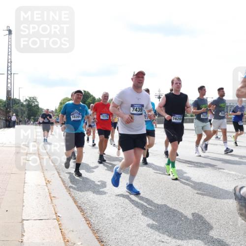 29.06.2025 - hella hamburg halbmarathon Lena Gebhardt http://msf.ph/oto/8373225 29.06.2025 10:15:02 Lombardsbrücke 10391, 1575, 7439, 14999, 3507, 16208, 1071, 1296, 1379, 1524, 1575, 1728, 1745, 2046, 2140, 2281, 2601, 2690, 2990, 3025, 3154, 3454, 3507, 3509, 3513, 3650, 3691, 3834, 3844, 4495, 4641, 5191, 5271, 5608, 5800, 5981, 5986, 6181, 6248, 6317, 6935, 7195, 7439, 7452, 7881, 8055, 8147, 8237, 8239, 8256, 8275, 8522, 8563, 8609, 8755, 8854, 9113, 9173, 9556, 9663, 9709, 9847, 9911, 9975, 10391, 10589, 10610, 10717, 10963, 11271, 11598 meine-sportfotos.de