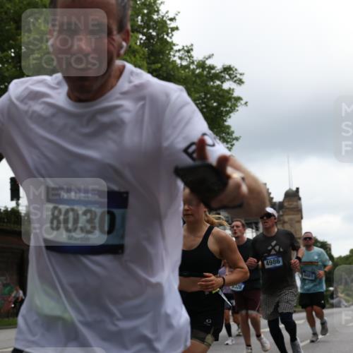 29.06.2025 - hella hamburg halbmarathon Yannick Fuchs http://msf.ph/oto/8373237 29.06.2025 10:53:49 20KM 1019, 1544, 2780, 3169, 3780, 4238, 4379, 4796, 4986, 6327, 6470, 7259, 7824, 8030, 8326, 8481, 8807, 9741, 9985, 10281, 10301, 10488, 11018, 11114, 11158, 11159, 11250, 11757, 12406, 12422, 12446, 12779, 13036, 13706, 13993, 14471, 14823, 15083, 15525, 15673, 15785, 15914, 16227, 16530, 16754, 16915, 17304, 17860, 18130, 18377, 18624, 18855, 19178 meine-sportfotos.de