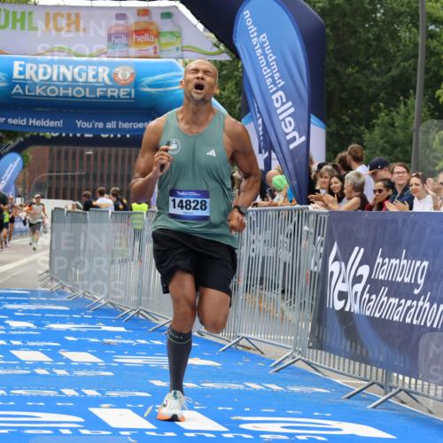 29.06.2025 - hella hamburg halbmarathon Strokosch-Dieckow http://msf.ph/oto/8373252 29.06.2025 10:27:03 Ziel 9079, 12641, 12992, 13780, 13956, 14828, 15671, 19050 meine-sportfotos.de