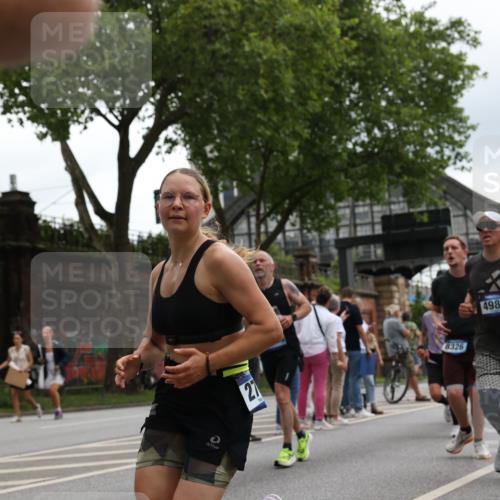 29.06.2025 - hella hamburg halbmarathon Yannick Fuchs http://msf.ph/oto/8373255 29.06.2025 10:53:49 20KM 1019, 1544, 2780, 3169, 3780, 4238, 4379, 4796, 4986, 6327, 6470, 7259, 7824, 8030, 8326, 8481, 8807, 9741, 9985, 10281, 10301, 10488, 11018, 11114, 11158, 11159, 11250, 11757, 12406, 12422, 12446, 12779, 13036, 13706, 13993, 14471, 14823, 15083, 15525, 15673, 15785, 15914, 16227, 16530, 16754, 16915, 17304, 17860, 18130, 18377, 18624, 18855, 19178 meine-sportfotos.de