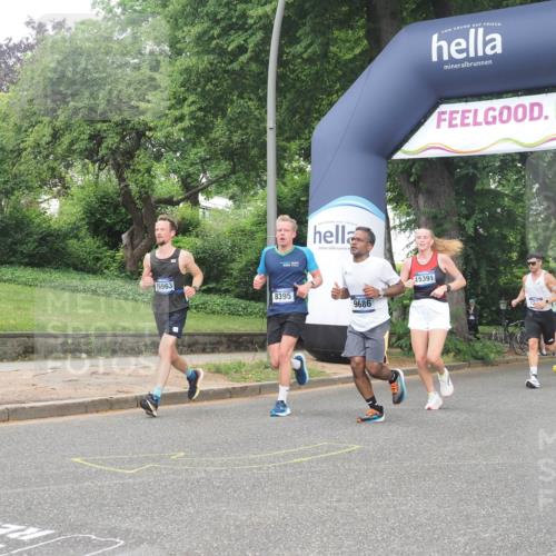 29.06.2025 - hella hamburg halbmarathon KatJ http://msf.ph/oto/8373269 29.06.2025 10:23:56 Zwischen KM18-KM19 1002, 1644, 8395 meine-sportfotos.de