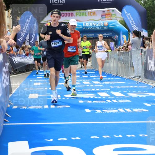 29.06.2025 - hella hamburg halbmarathon Strokosch-Dieckow http://msf.ph/oto/8373315 29.06.2025 10:49:02 Ziel 1381, 1452, 2260, 3213, 3985, 4832, 4847, 4890, 6389, 7297, 8302, 8821, 8889, 9695, 10184, 12534, 13183, 13614, 13688, 16414, 16627, 17173, 17632, 18598, 18842 meine-sportfotos.de