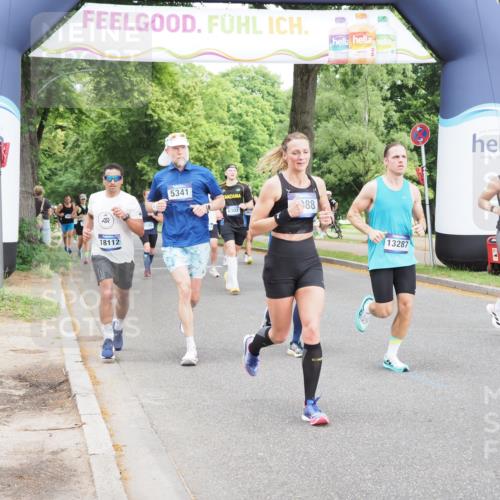 29.06.2025 - hella hamburg halbmarathon MichiJ http://msf.ph/oto/8373329 29.06.2025 10:44:58 Zwischen KM18-KM19 1595, 2282, 2806, 2907, 3251, 4088, 5277, 5341, 6104, 6302, 7856, 10020, 13287, 13664, 14914, 16113, 16517, 16910, 17531, 17782, 18762 meine-sportfotos.de