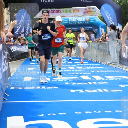 29.06.2025 - hella hamburg halbmarathon Strokosch-Dieckow http://msf.ph/oto/8373350 29.06.2025 10:49:02 Ziel 1381, 1452, 2260, 3213, 3985, 4832, 4847, 4890, 6389, 7297, 8302, 8821, 8889, 9695, 10184, 12534, 13183, 13614, 13688, 16414, 16627, 17173, 17632, 18598, 18842 meine-sportfotos.de
