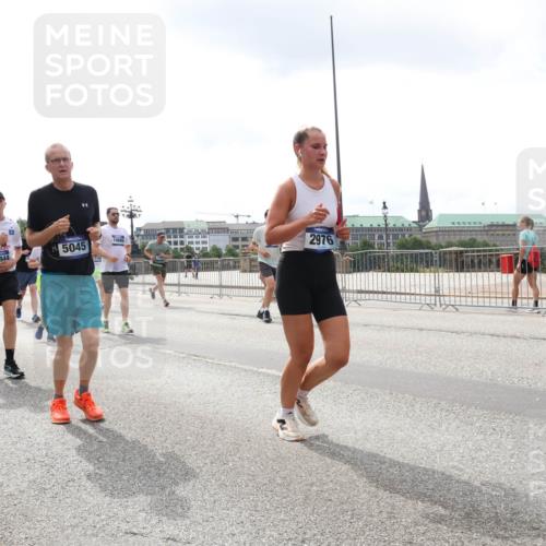 29.06.2025 - hella hamburg halbmarathon Lena Gebhardt http://msf.ph/oto/8373421 29.06.2025 10:39:52 Lombardsbrücke 168, 10833, 257, 18944, 5045, 2976, 1058, 1076, 1291, 1586, 1691, 1899, 2254, 2313, 2578, 2866, 2888, 2976, 3046, 3353, 3882, 3883, 3884, 4173, 4298, 4471, 4609, 4752, 4855, 5045, 5229, 5654, 5701, 5877, 5901, 6097, 6321, 6427, 6428, 6548, 6698, 6719, 6726, 6739, 6748, 6750, 6890, 7045, 7053, 7125, 7199, 7429, 7455, 7456, 7684, 8107, 8612, 8995, 9569, 9698, 9747, 9777, 10441, 10512 meine-sportfotos.de