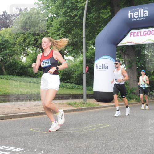 29.06.2025 - hella hamburg halbmarathon KatJ http://msf.ph/oto/8373480 29.06.2025 10:23:57 Zwischen KM18-KM19 1002, 1644, 8395 meine-sportfotos.de