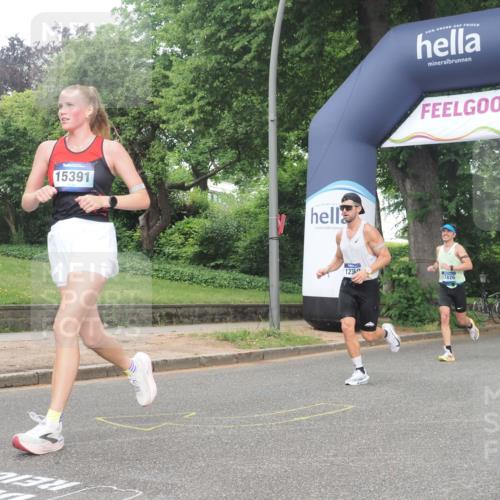 29.06.2025 - hella hamburg halbmarathon KatJ http://msf.ph/oto/8373502 29.06.2025 10:23:57 Zwischen KM18-KM19 1002, 1644, 8395 meine-sportfotos.de