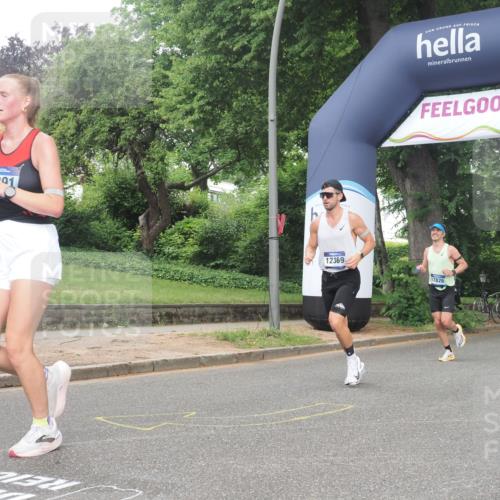 29.06.2025 - hella hamburg halbmarathon KatJ http://msf.ph/oto/8373529 29.06.2025 10:23:57 Zwischen KM18-KM19 1002, 1644, 8395 meine-sportfotos.de