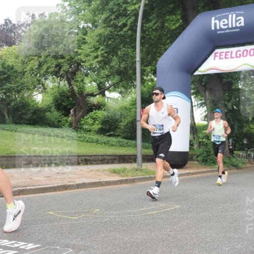 29.06.2025 - hella hamburg halbmarathon KatJ http://msf.ph/oto/8373556 29.06.2025 10:23:57 Zwischen KM18-KM19 1002, 1644, 8395 meine-sportfotos.de
