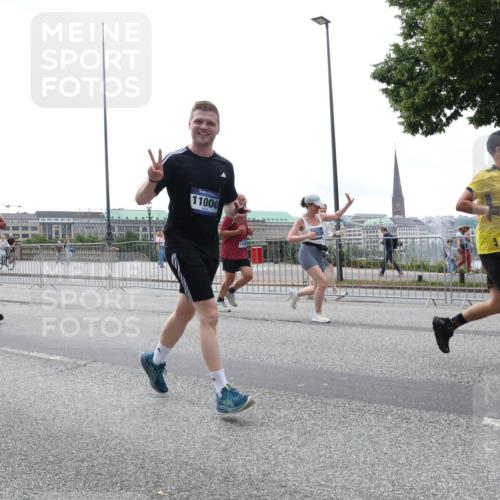 29.06.2025 - hella hamburg halbmarathon Lena Gebhardt http://msf.ph/oto/8373569 29.06.2025 10:49:03 Lombardsbrücke 12173, 11000, 1142, 1167, 1525, 1584, 2067, 2160, 2395, 2437, 2438, 2541, 2713, 2716, 2792, 2927, 3070, 3086, 3215, 3232, 3253, 4403, 4525, 4527, 4809, 5010, 5118, 5463, 5479, 5480, 5551, 6015, 6437, 6566, 6979, 6989, 7062, 7203, 7931, 7936, 7947, 7948, 8549, 8719, 8760, 9245, 9341, 9359, 9552, 10033, 10038, 10081, 10130, 10204, 10366, 10479, 10524, 10654, 10656, 10782, 10785, 11000, 11031, 11192, 11364, 11365, 13845, 16498, 16499, 16701 meine-sportfotos.de
