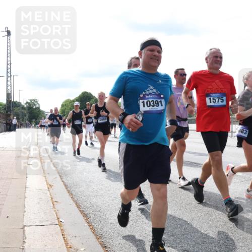 29.06.2025 - hella hamburg halbmarathon Lena Gebhardt http://msf.ph/oto/8373607 29.06.2025 10:15:04 Lombardsbrücke 11271, 787, 10589, 10391, 1575, 20, 683, 1071, 1296, 1379, 1524, 1575, 1728, 1745, 2046, 2140, 2281, 2601, 2690, 3025, 3154, 3454, 3507, 3509, 3513, 3650, 3691, 3844, 4495, 4641, 5191, 5271, 5608, 5800, 5981, 5986, 6181, 6248, 6317, 6935, 7195, 7439, 7452, 7881, 8055, 8237, 8239, 8256, 8275, 8522, 8563, 8609, 8755, 8854, 9113, 9173, 9556, 9663, 9709, 9847, 9911, 9975, 9997, 10391, 10589, 10610, 10717, 10963, 11271, 11598 meine-sportfotos.de