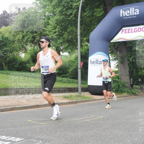 29.06.2025 - hella hamburg halbmarathon KatJ http://msf.ph/oto/8373632 29.06.2025 10:23:58 Zwischen KM18-KM19 1002, 1644, 8395 meine-sportfotos.de