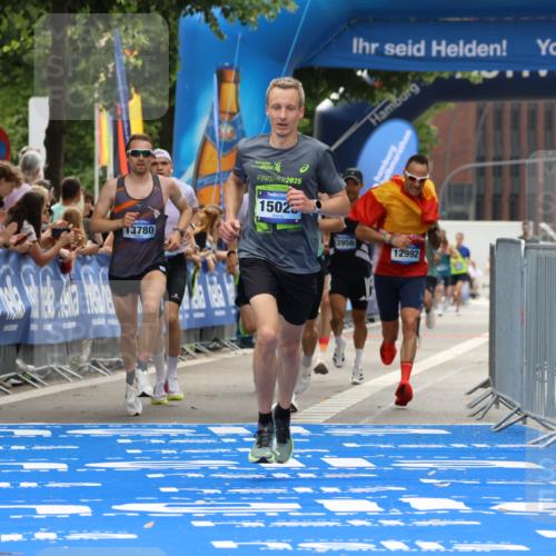 29.06.2025 - hella hamburg halbmarathon Strokosch-Dieckow http://msf.ph/oto/8373734 29.06.2025 10:26:53 Ziel 5344, 9079, 12641, 12992, 13780, 13956, 15023, 15671, 19050 meine-sportfotos.de