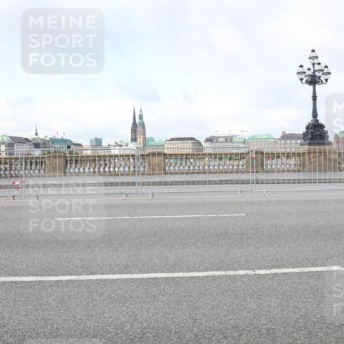 29.06.2025 - hella hamburg halbmarathon Lena Gebhardt http://msf.ph/oto/8373750 29.06.2025 08:50:47 Lombardsbrücke  meine-sportfotos.de