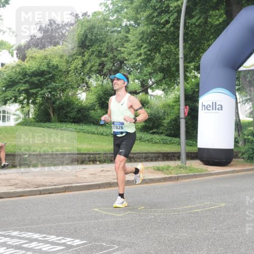 29.06.2025 - hella hamburg halbmarathon KatJ http://msf.ph/oto/8373788 29.06.2025 10:23:59 Zwischen KM18-KM19 1002, 1644, 8395 meine-sportfotos.de