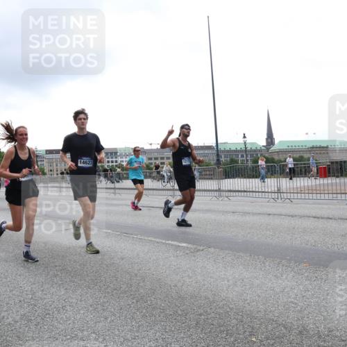 29.06.2025 - hella hamburg halbmarathon Lena Gebhardt http://msf.ph/oto/8373813 29.06.2025 10:49:04 Lombardsbrücke 14623, 1515, 12173, 6437, 1167, 1525, 1584, 2067, 2160, 2395, 2437, 2438, 2527, 2541, 2713, 2716, 2792, 2927, 3070, 3086, 3215, 3232, 3253, 4403, 4525, 4527, 4589, 4809, 5010, 5118, 5463, 5479, 5480, 5551, 6015, 6437, 6566, 6979, 6989, 7062, 7203, 7931, 7936, 7947, 7948, 8549, 8719, 8760, 9245, 9341, 9359, 9552, 10033, 10038, 10081, 10130, 10204, 10366, 10479, 10524, 10654, 10656, 10782, 10785, 11000, 11031, 11192, 11364, 11365, 13845, 16701 meine-sportfotos.de