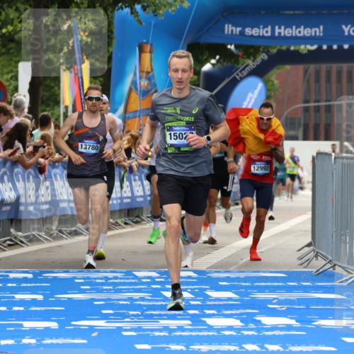 29.06.2025 - hella hamburg halbmarathon Strokosch-Dieckow http://msf.ph/oto/8373863 29.06.2025 10:26:53 Ziel 5344, 9079, 12641, 12992, 13780, 13956, 15023, 15671, 19050 meine-sportfotos.de