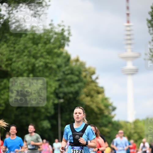 29.06.2025 - hella hamburg halbmarathon Dr. Thomas Lammeyer http://msf.ph/oto/8373895 29.06.2025 10:42:18 Kennedybrücke 1394, 1475, 1578, 1901, 1985, 2124, 3010, 3246, 3286, 3633, 3635, 3636, 3880, 4414, 4921, 5139, 5790, 5875, 6697, 7148, 7244, 7629, 8539, 8696, 9391, 9524, 9894, 10025, 10146, 10506, 11087, 11152, 11164 meine-sportfotos.de