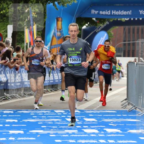 29.06.2025 - hella hamburg halbmarathon Strokosch-Dieckow http://msf.ph/oto/8373910 29.06.2025 10:26:53 Ziel 5344, 9079, 12641, 12992, 13780, 13956, 15023, 15671, 19050 meine-sportfotos.de