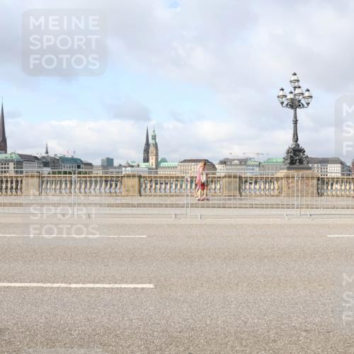 29.06.2025 - hella hamburg halbmarathon Lena Gebhardt http://msf.ph/oto/8373937 29.06.2025 08:51:13 Lombardsbrücke 444 meine-sportfotos.de