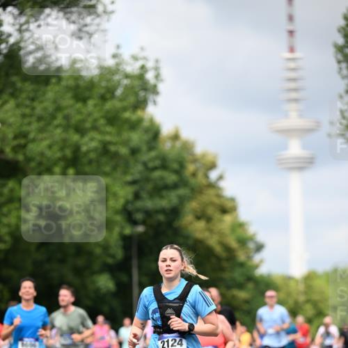 29.06.2025 - hella hamburg halbmarathon Dr. Thomas Lammeyer http://msf.ph/oto/8373961 29.06.2025 10:42:18 Kennedybrücke 1394, 1475, 1578, 1901, 1985, 2124, 3010, 3246, 3286, 3633, 3635, 3636, 3880, 4414, 4921, 5139, 5790, 5875, 6697, 7148, 7244, 7629, 8539, 8696, 9391, 9524, 9894, 10025, 10146, 10506, 11087, 11152, 11164 meine-sportfotos.de