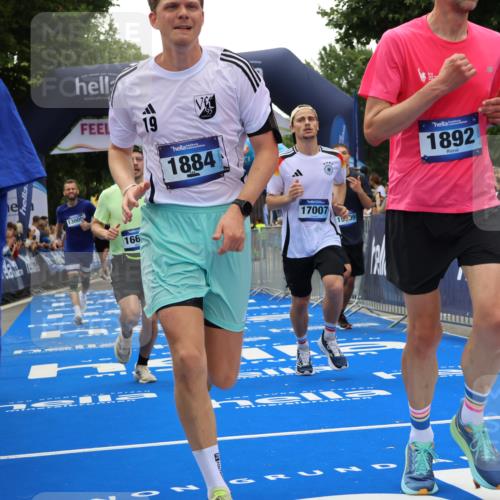 29.06.2025 - hella hamburg halbmarathon Strokosch-Dieckow http://msf.ph/oto/8374006 29.06.2025 10:48:48 Ziel 1094, 1884, 1892, 2442, 7067, 9482, 9661, 11519, 12421, 12533, 13009, 13976, 15309, 15384, 16653, 17007, 18873 meine-sportfotos.de