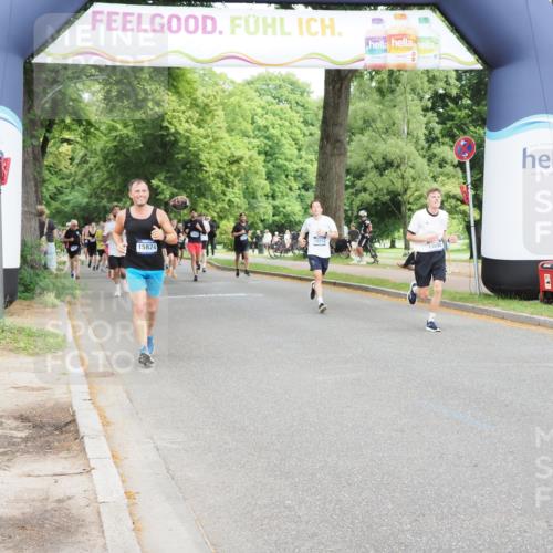 29.06.2025 - hella hamburg halbmarathon MichiJ http://msf.ph/oto/8374085 29.06.2025 10:45:06 Zwischen KM18-KM19 1595, 2606, 5277, 6281, 6302, 9835, 10212, 12735, 13694, 15824, 17455, 18068, 18112, 18492, 18682 meine-sportfotos.de