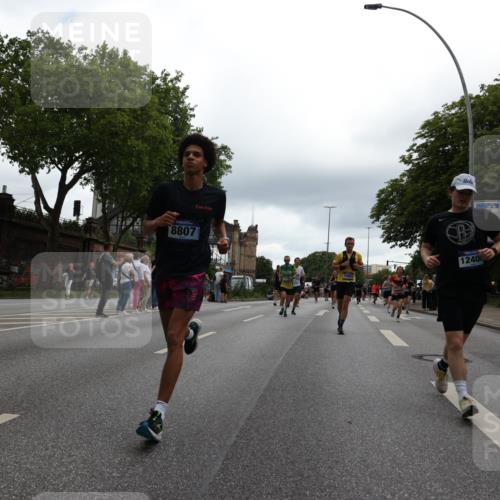 29.06.2025 - hella hamburg halbmarathon Yannick Fuchs http://msf.ph/oto/8374088 29.06.2025 10:53:54 20KM 1019, 1544, 2011, 2780, 3169, 3780, 4238, 4379, 4986, 5272, 6327, 6470, 7259, 7824, 8030, 8326, 8481, 8749, 8807, 9741, 9985, 10271, 10281, 10301, 11114, 11158, 11159, 11250, 11757, 12406, 12422, 12446, 13036, 13706, 13847, 13993, 14471, 14823, 15083, 15525, 15673, 15914, 16530, 16608, 17860, 18130, 18200, 18202, 18377, 18624, 19178 meine-sportfotos.de