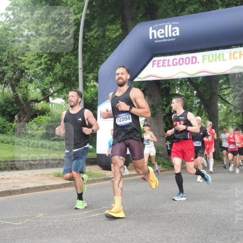 29.06.2025 - hella hamburg halbmarathon KatJ http://msf.ph/oto/8374135 29.06.2025 10:24:09 Zwischen KM18-KM19 1344, 7466, 7867 meine-sportfotos.de