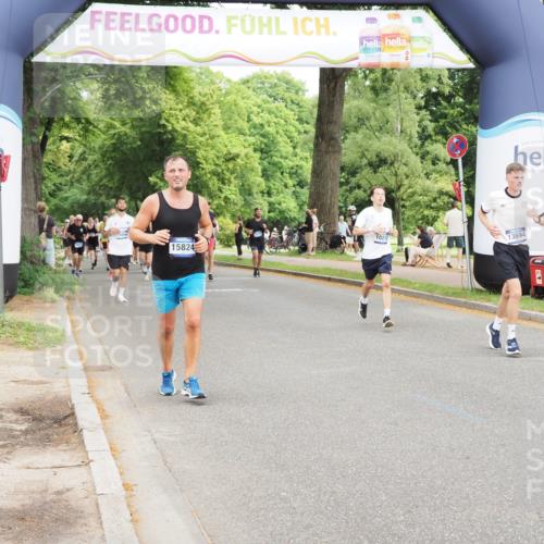 29.06.2025 - hella hamburg halbmarathon MichiJ http://msf.ph/oto/8374146 29.06.2025 10:45:07 Zwischen KM18-KM19 2606, 6281, 9835, 10212, 10896, 12735, 13694, 15824, 17455, 18068, 18112, 18492, 18682 meine-sportfotos.de