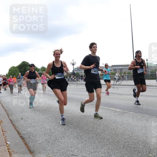 29.06.2025 - hella hamburg halbmarathon Lena Gebhardt http://msf.ph/oto/8374187 29.06.2025 10:49:04 Lombardsbrücke 6437, 351, 10081, 14623, 12173, 1167, 1525, 1584, 2067, 2160, 2395, 2437, 2438, 2527, 2541, 2713, 2716, 2792, 2927, 3070, 3086, 3215, 3232, 3253, 4403, 4525, 4527, 4589, 4809, 5010, 5118, 5463, 5479, 5480, 5551, 6015, 6437, 6566, 6979, 6989, 7062, 7203, 7931, 7936, 7947, 7948, 8549, 8719, 8760, 9245, 9341, 9359, 9552, 10033, 10038, 10081, 10130, 10204, 10366, 10479, 10524, 10654, 10656, 10782, 10785, 11000, 11031, 11192, 11364, 11365, 13845, 16701 meine-sportfotos.de