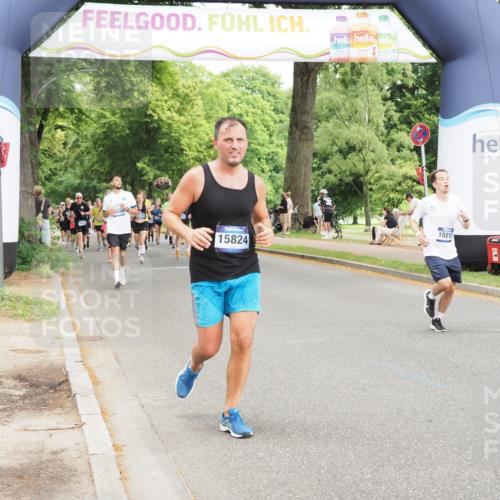 29.06.2025 - hella hamburg halbmarathon MichiJ http://msf.ph/oto/8374203 29.06.2025 10:45:08 Zwischen KM18-KM19 2606, 9835, 10212, 10896, 12735, 13694, 15824, 17455, 18492, 18682 meine-sportfotos.de