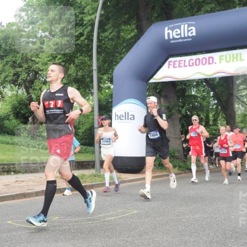 29.06.2025 - hella hamburg halbmarathon KatJ http://msf.ph/oto/8374214 29.06.2025 10:24:10 Zwischen KM18-KM19 1344, 4050, 4740, 7466, 7867 meine-sportfotos.de