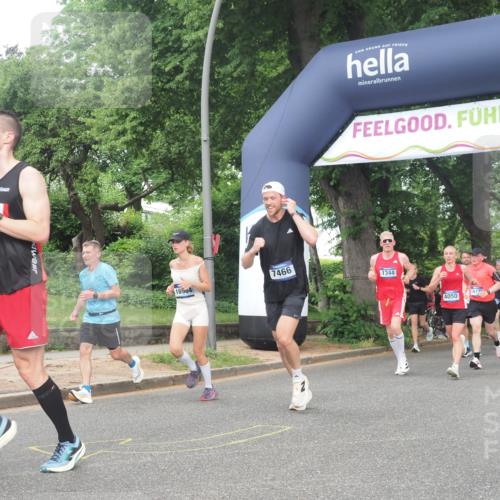 29.06.2025 - hella hamburg halbmarathon KatJ http://msf.ph/oto/8374235 29.06.2025 10:24:10 Zwischen KM18-KM19 1344, 4050, 4740, 7466, 7867 meine-sportfotos.de