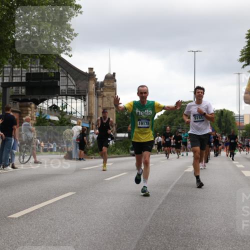 29.06.2025 - hella hamburg halbmarathon Yannick Fuchs http://msf.ph/oto/8374246 29.06.2025 10:53:55 20KM 1019, 1544, 2011, 2730, 2780, 3169, 3780, 4238, 4379, 4986, 5272, 6327, 6470, 7259, 7824, 8030, 8326, 8481, 8749, 8807, 9741, 9985, 10271, 10281, 10301, 11114, 11158, 11159, 11250, 12406, 12422, 12446, 13036, 13706, 13847, 13993, 14471, 14823, 15083, 15525, 15673, 15914, 16530, 16608, 17860, 18130, 18200, 18202, 18377, 18624, 19178 meine-sportfotos.de