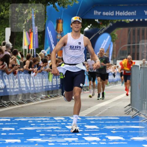 29.06.2025 - hella hamburg halbmarathon Strokosch-Dieckow http://msf.ph/oto/8374290 29.06.2025 10:26:48 Ziel 1065, 5344, 10848, 15023 meine-sportfotos.de