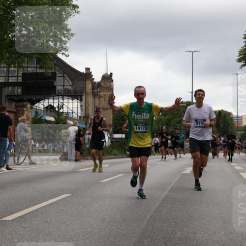 29.06.2025 - hella hamburg halbmarathon Yannick Fuchs http://msf.ph/oto/8374292 29.06.2025 10:53:55 20KM 1019, 1544, 2011, 2730, 2780, 3169, 3780, 4238, 4379, 4986, 5272, 6327, 6470, 7259, 7824, 8030, 8326, 8481, 8749, 8807, 9741, 9985, 10271, 10281, 10301, 11114, 11158, 11159, 11250, 12406, 12422, 12446, 13036, 13706, 13847, 13993, 14471, 14823, 15083, 15525, 15673, 15914, 16530, 16608, 17860, 18130, 18200, 18202, 18377, 18624, 19178 meine-sportfotos.de