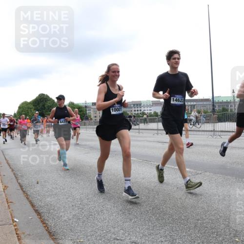 29.06.2025 - hella hamburg halbmarathon Lena Gebhardt http://msf.ph/oto/8374307 29.06.2025 10:49:04 Lombardsbrücke 6437, 10081, 14623, 1217, 1167, 1525, 1584, 2067, 2160, 2395, 2437, 2438, 2527, 2541, 2713, 2716, 2792, 2927, 3070, 3086, 3215, 3232, 3253, 4403, 4525, 4527, 4589, 4809, 5010, 5118, 5463, 5479, 5480, 5551, 6015, 6437, 6566, 6979, 6989, 7062, 7203, 7931, 7936, 7947, 7948, 8549, 8719, 8760, 9245, 9341, 9359, 9552, 10033, 10038, 10081, 10130, 10204, 10366, 10479, 10524, 10654, 10656, 10782, 10785, 11000, 11031, 11192, 11364, 11365, 13845, 16701 meine-sportfotos.de