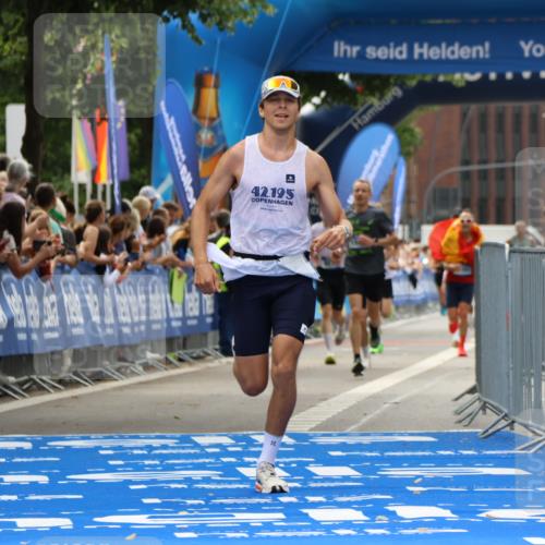 29.06.2025 - hella hamburg halbmarathon Strokosch-Dieckow http://msf.ph/oto/8374341 29.06.2025 10:26:48 Ziel 1065, 5344, 10848, 15023 meine-sportfotos.de