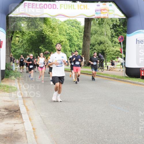 29.06.2025 - hella hamburg halbmarathon MichiJ http://msf.ph/oto/8374412 29.06.2025 10:45:11 Zwischen KM18-KM19 2606, 4319, 6531, 9835, 10212, 10587, 10896, 13654, 13694, 15824 meine-sportfotos.de