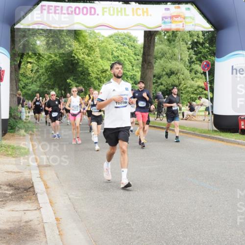 29.06.2025 - hella hamburg halbmarathon MichiJ http://msf.ph/oto/8374423 29.06.2025 10:45:11 Zwischen KM18-KM19 2606, 4319, 6531, 9835, 10212, 10587, 10896, 13654, 13694, 15824 meine-sportfotos.de